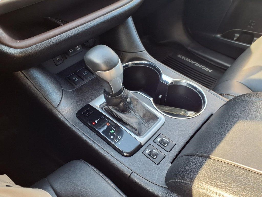 Used 2019 Toyota Highlander XLE AWD/4WD image 13