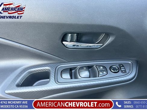Used 2025 Nissan Versa SV FWD image 11