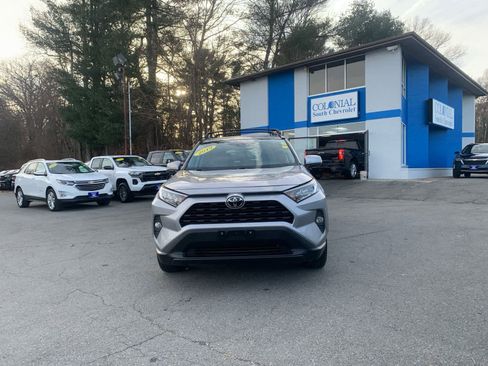 Used 2019 Toyota RAV4 XLE image 9