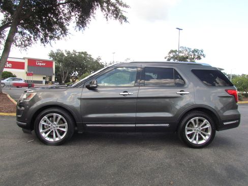 Used 2018 Ford Explorer Limited w/ Equipment Group 301A image 4