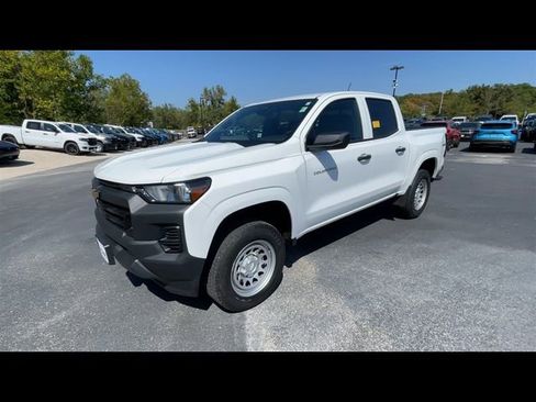 Used 2024 Chevrolet Colorado W/T w/ WT Convenience Package II image 5