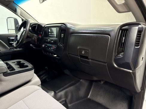 Used 2018 Chevrolet Silverado 3500 W/T AWD/4WD image 22