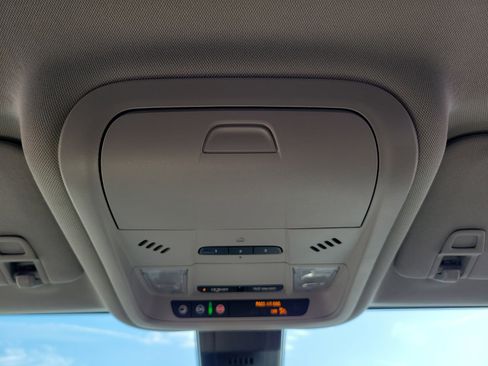 Used 2021 GMC Terrain SLT w/ Infotainment Package II image 22