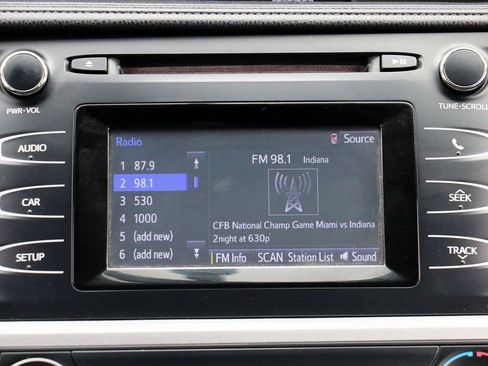 Used 2015 Toyota Highlander LE image 23