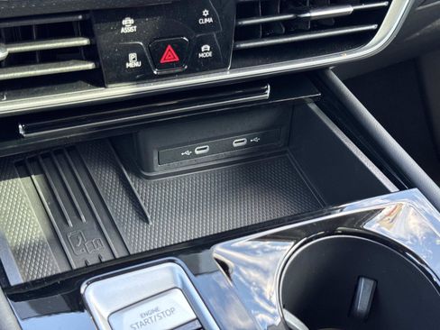 Certified 2025 Volkswagen Atlas SEL Premium R-Line image 27