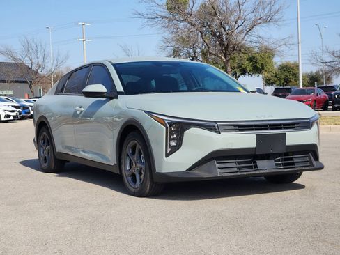 New 2026 Kia K4 EX FWD image 2