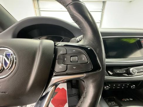 Used 2024 Buick Enclave Premium AWD/4WD image 18