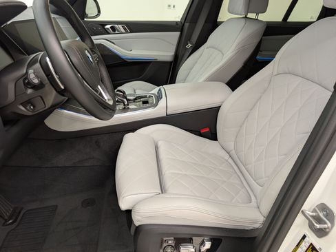 Certified 2023 BMW X5 xDrive45e w/ Luxury Seating Package image 5