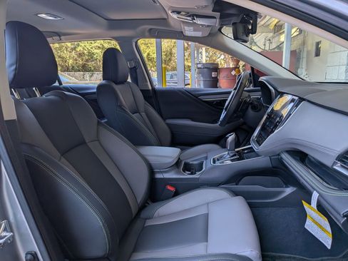 Used 2025 Subaru Outback Onyx Edition w/ Popular Package #2 image 17