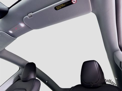 Used 2026 Tesla Model Y Long Range image 16