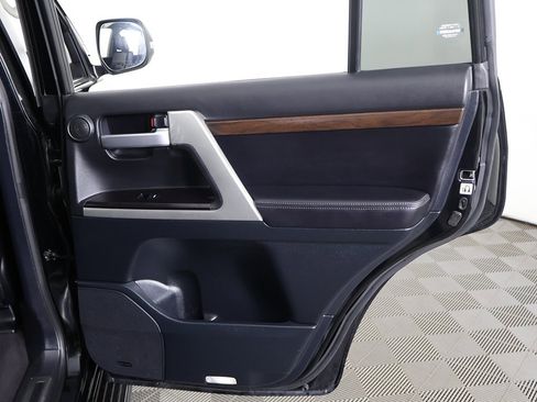 Used 2020 Toyota Land Cruiser image 31