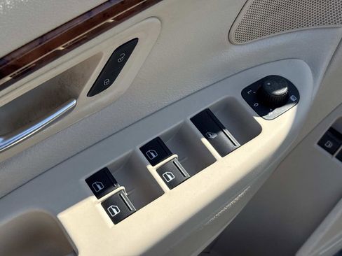 Used 2009 Volkswagen Eos Lux image 12