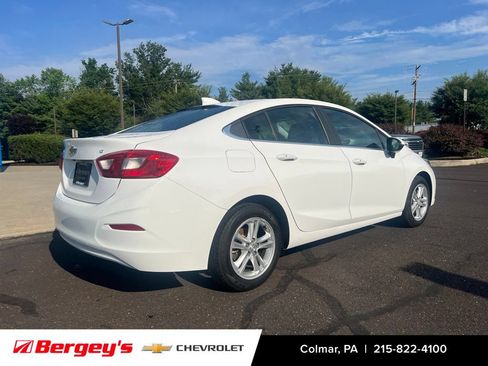 Certified 2018 Chevrolet Cruze LT w/ Convenience Package FWD image 8