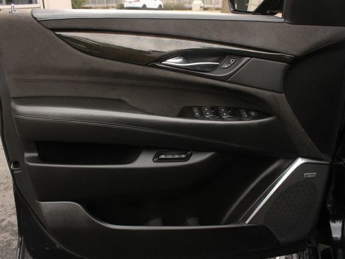 Used 2017 Cadillac Escalade ESV Platinum image 12