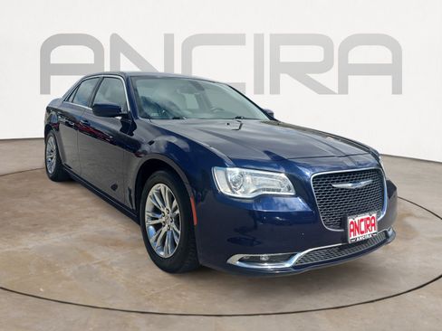 Used 2017 Chrysler 300 Limited w/ Driver Convenience Group image 4