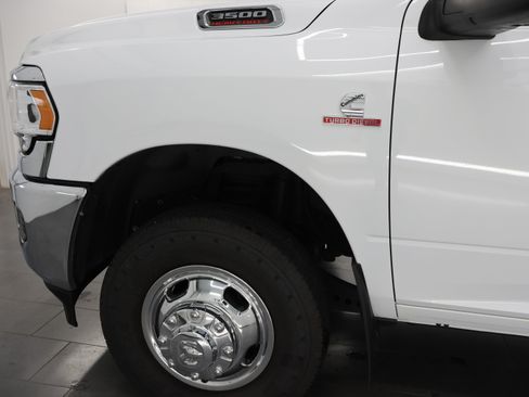 Used 2024 RAM 3500 Tradesman w/ Chrome Appearance Group AWD/4WD image 34