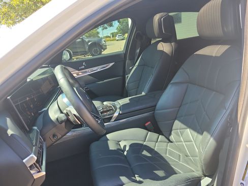 Used 2023 BMW 760i xDrive AWD/4WD image 5