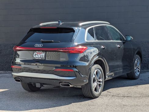 Used 2025 Audi Q5 Premium w/ Convenience Package AWD/4WD image 6