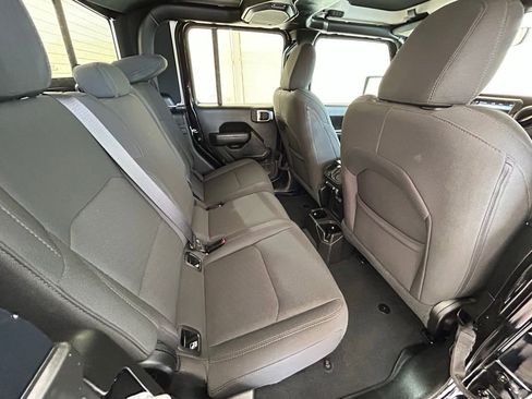 Used 2022 Jeep Gladiator Willys image 18