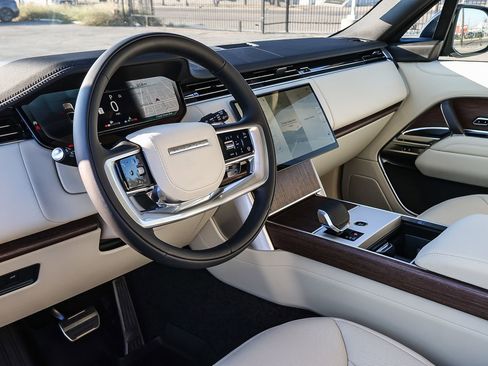 New 2026 Land Rover Range Rover SE image 28
