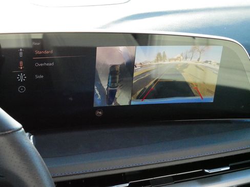 Certified 2025 Cadillac XT4 Sport image 30