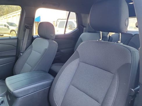 Used 2023 Chevrolet Traverse LT image 13