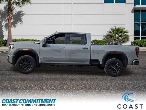 Used 2024 GMC Sierra 2500 AT4 w/ AT4 Premium Plus Package AWD/4WD image 3