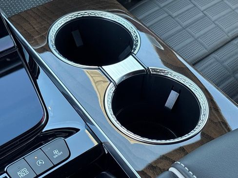 Used 2025 Cadillac Escalade Sport Platinum image 25