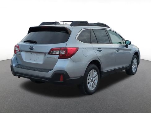 Used 2018 Subaru Outback 2.5i Premium image 6