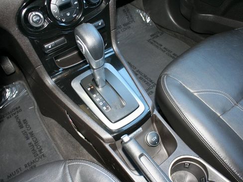 Used 2014 Ford Fiesta Titanium FWD image 17