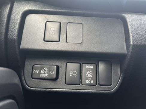 Used 2023 Toyota Tacoma TRD Off-Road w/ Technology Package image 12