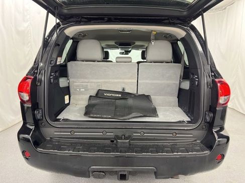 Used 2019 Toyota Sequoia Platinum AWD/4WD image 8