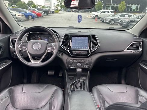 Used 2019 Jeep Cherokee Limited FWD image 23