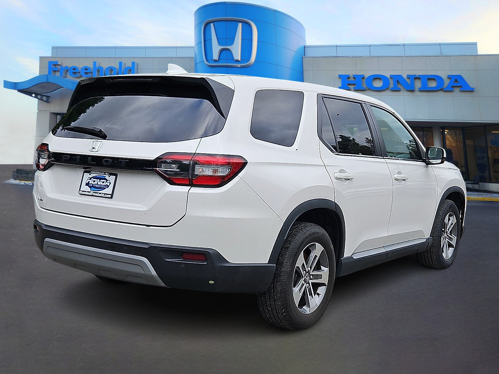 Used 2023 Honda Pilot EX-L image 7