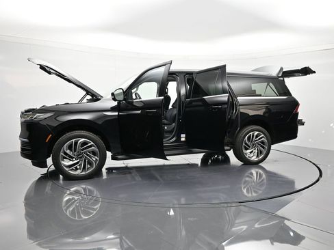 New 2026 Lincoln Navigator L Premier AWD/4WD image 50