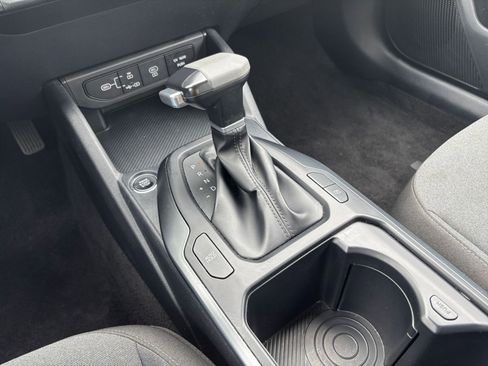 Used 2025 Kia K4 LXS image 42