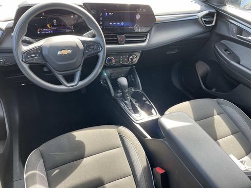Used 2025 Chevrolet TrailBlazer LT AWD/4WD image 10