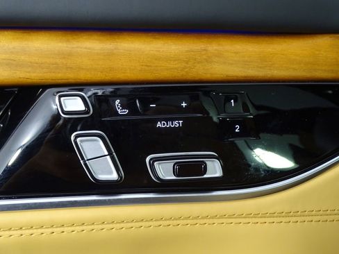 New 2024 Jeep Grand Wagoneer L Series III w/ Rear Seat Video Group 1 image 23