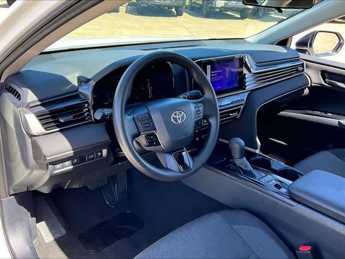Used 2025 Toyota Camry LE FWD image 17