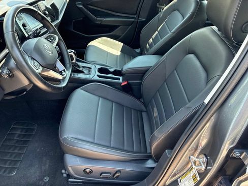 Used 2024 Volkswagen Jetta SE FWD image 11