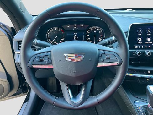 Used 2025 Cadillac CT4 Luxury RWD image 11