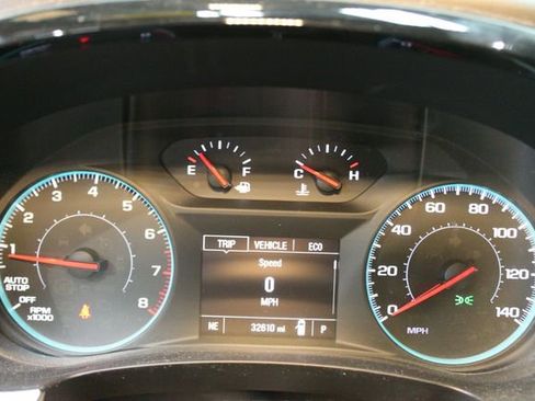 Used 2023 Chevrolet Traverse LT image 24