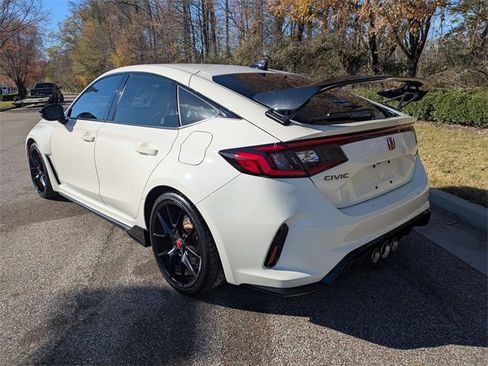 Used 2023 Honda Civic Type R image 3