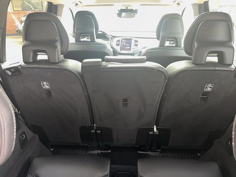 Used 2016 Volvo XC90 T6 Momentum w/ Vision Package image 10