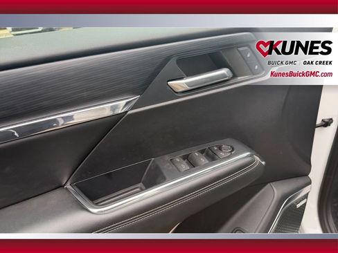 Used 2024 GMC Acadia Elevation FWD image 15