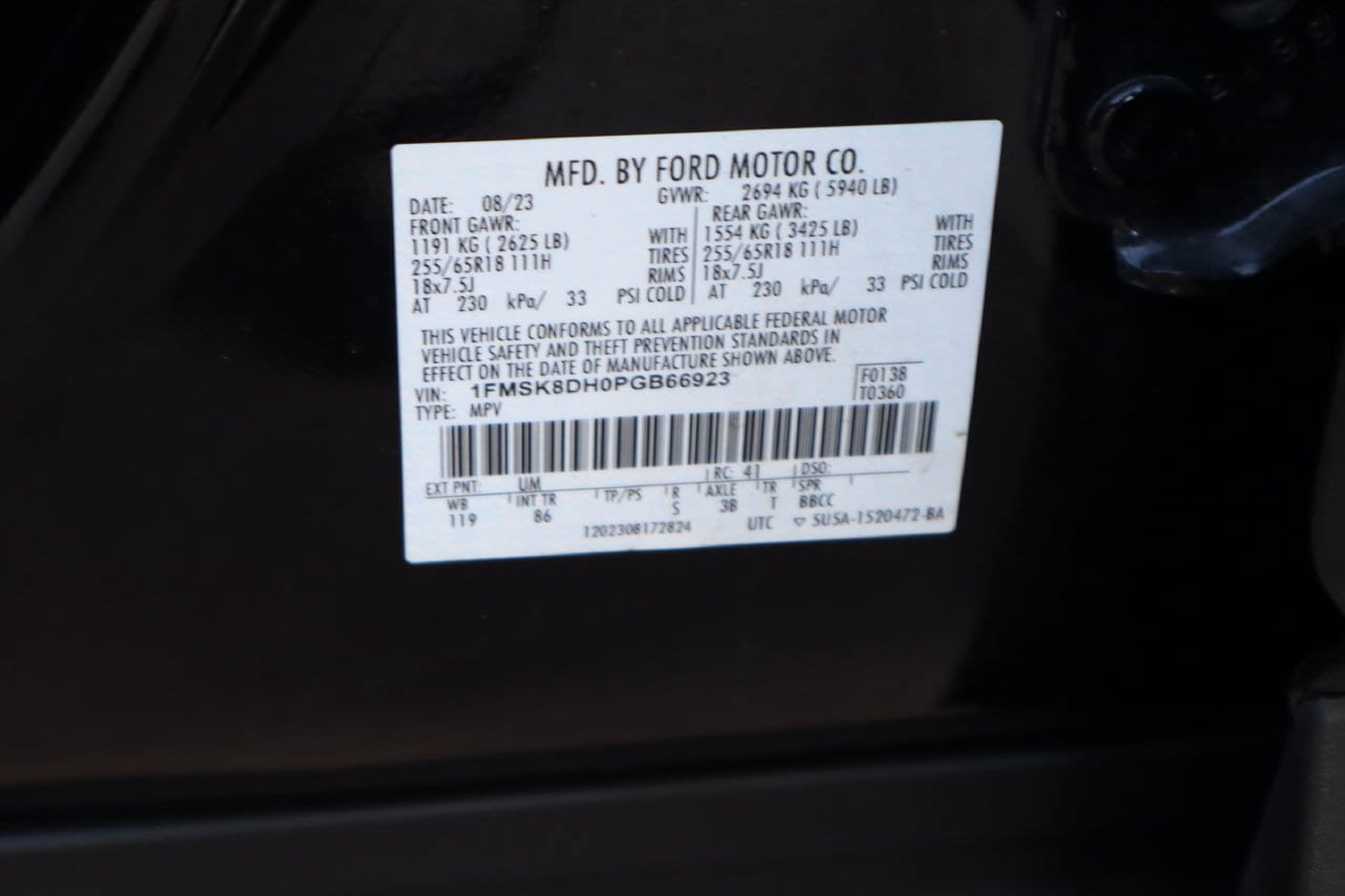 Used 2023 Ford Explorer XLT AWD/4WD image 29
