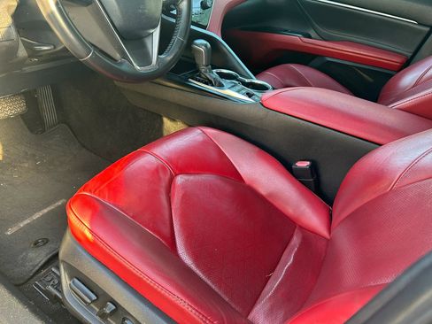 Used 2018 Toyota Camry XSE FWD image 6