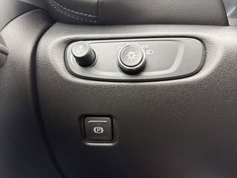 Used 2022 Chevrolet Blazer LT image 43