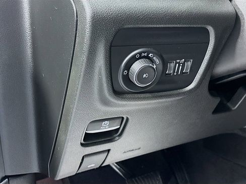 Used 2023 Jeep Grand Cherokee L Limited AWD/4WD image 10