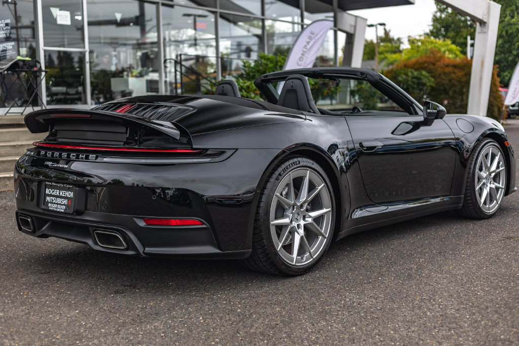 Used 2025 Porsche 911 Carrera w/ Premium Package RWD image 29